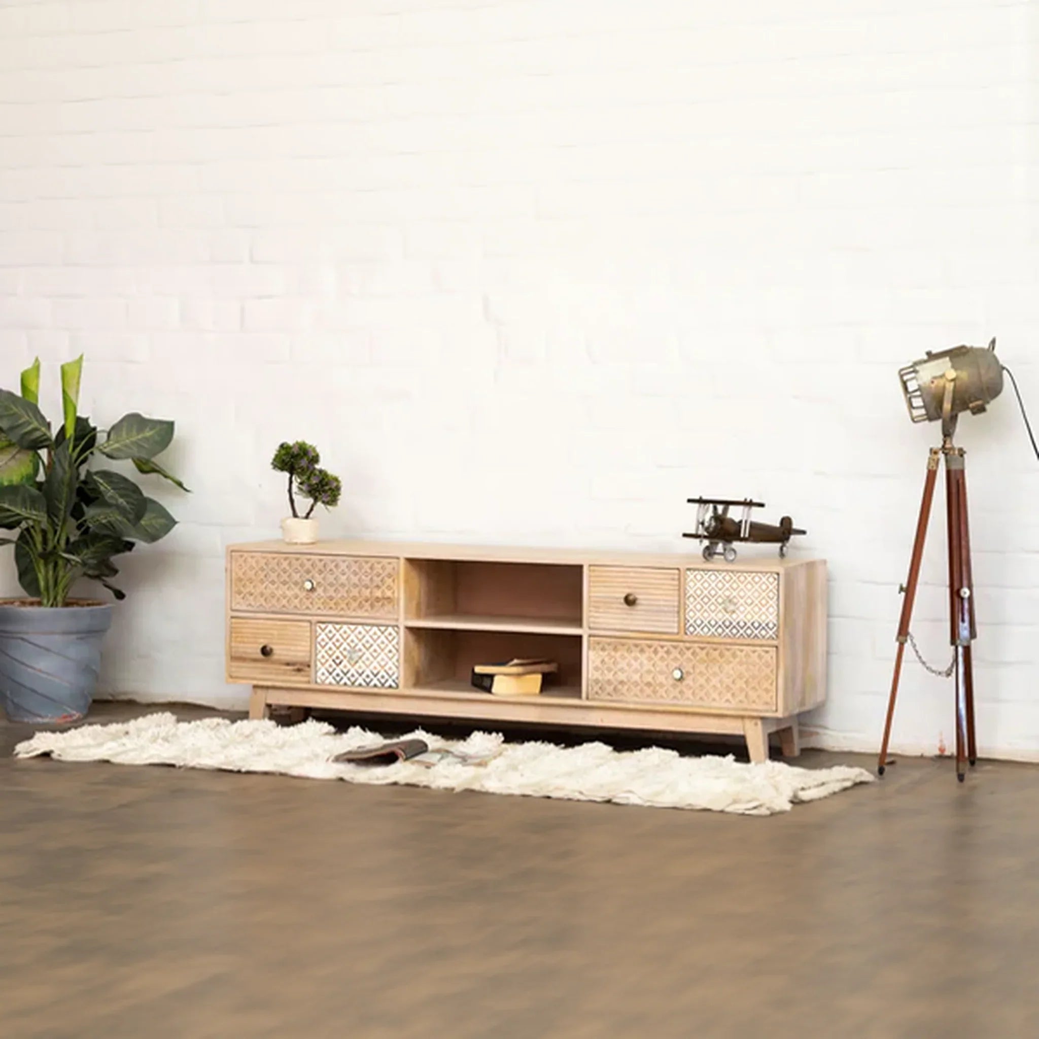 Ciara TV Unit