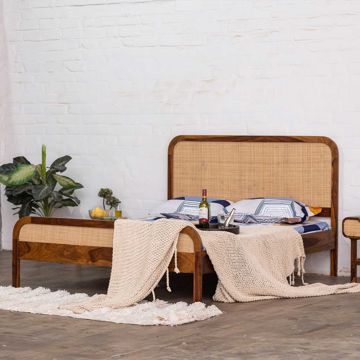 Elara Bed
