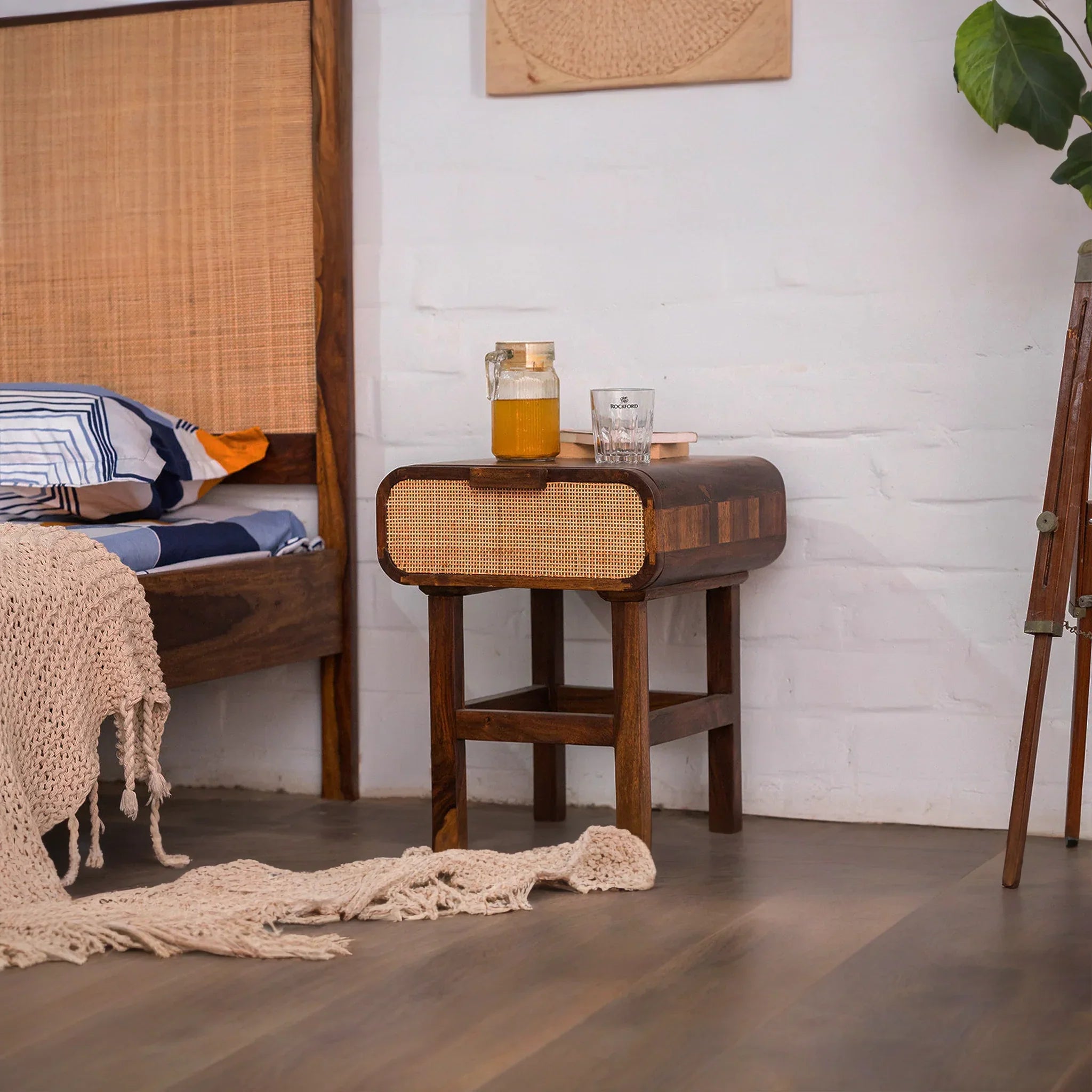 Elara Bedside