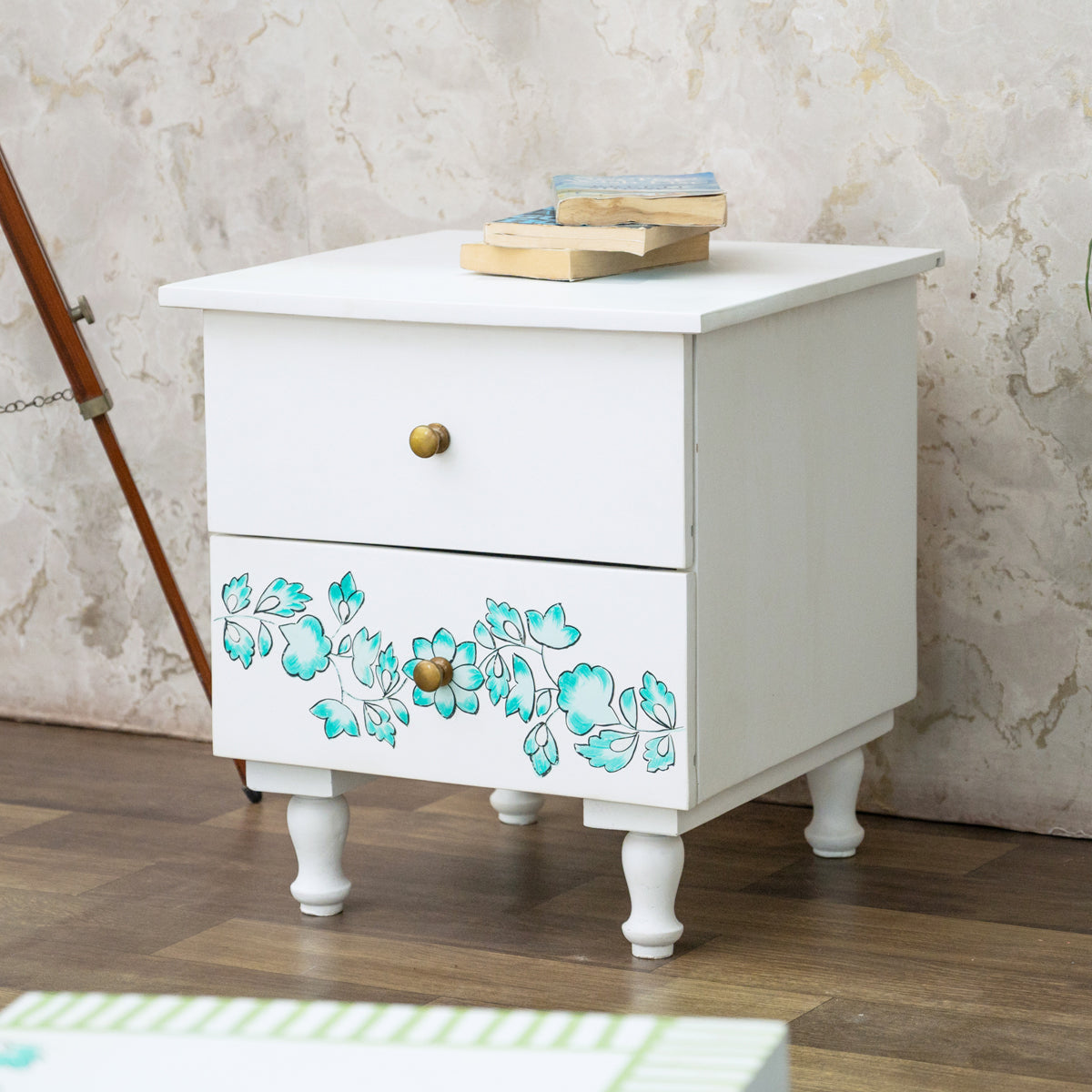 Hadlee Bedside