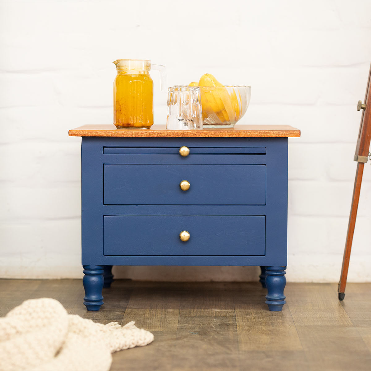Josse Bedside