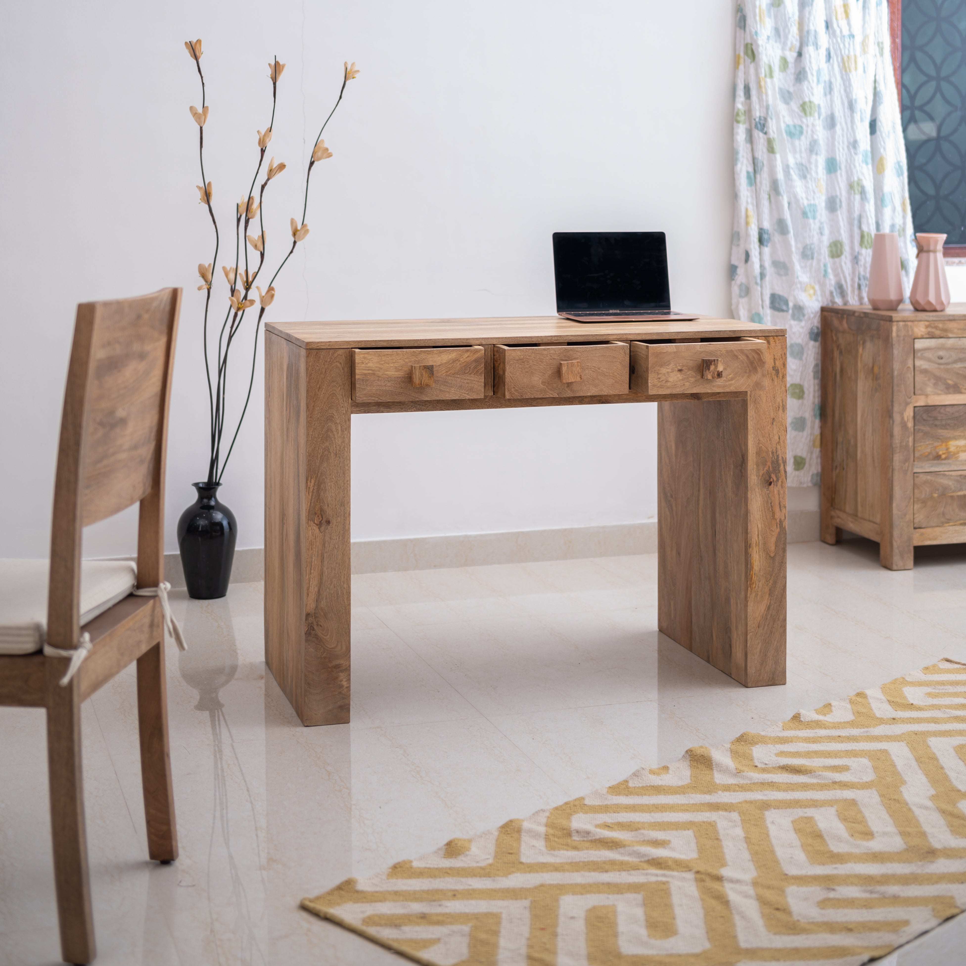 Tegan Study Table