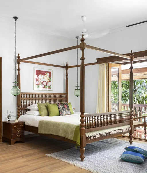 Nadia Traditional Four Poster Bed